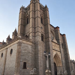 Ávila al completo con Santa Teresa Gourmet: visita monumental, taller de yemas y cata de vinos locales 11