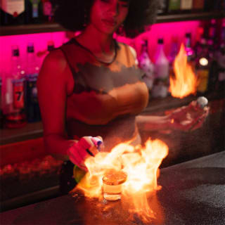 Fiesta VIP sin esperas en Commo Cocktail Bar 2