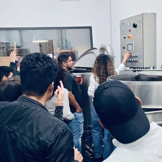 Cata de cervezas artesanas y visita guiada a la fábrica: La Cervesera del Poblenou. 2