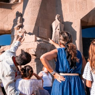 Sagrada Familia: Entrada de acceso rápido + Tour guiado privado 12
