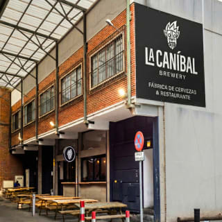 Monólogo con visita a fábrica de cerveza artesanal y pinta 2