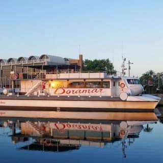 Valencia: Crucero en Catamarán por la Marina 4