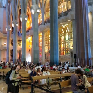 Sagrada Familia: Entrada de acceso rápido + Tour guiado privado 11