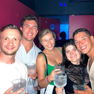 MADRID PUB CRAWL: FREE SHOTS, VIP CLUB ENTRY & PARTY GUIDE