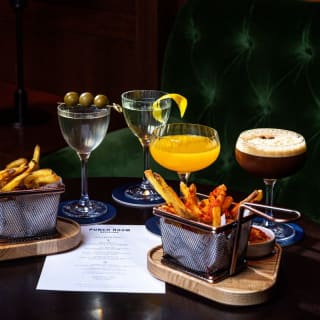 Martini & Fries en Punch Room 1