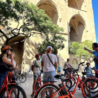 Valencia: Visita guiada en bicicleta eléctrica para grupos pequeños 6