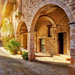 Tour Medieval en grupo reducido: Besalú, Castellfollit y Santa Pau desde Barcelona 4