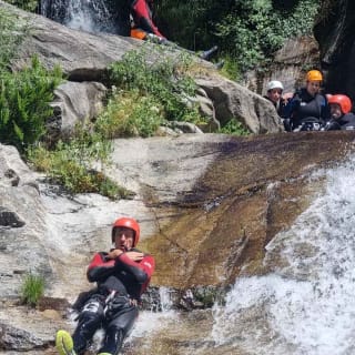 Madrid: Paseo de Barranquismo - Aventura Acuática con Guía Experto 1