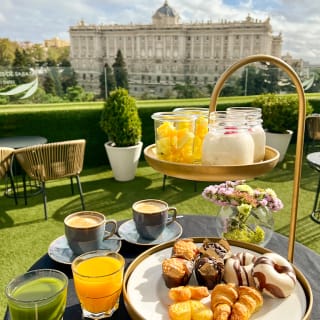 Brunch en terraza con vistas al Palacio Real 1