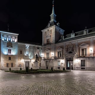 Madrid Encantado: ruta guiada nocturna por la ciudad 1