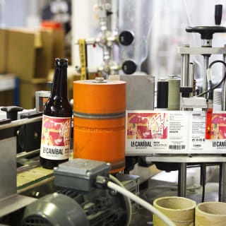 Visita la Fábrica de cerveza artesana La Caníbal con Pinta 3