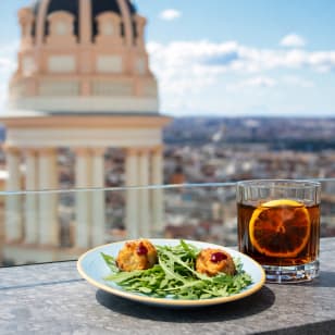 Ella Sky Bar: Aperitivo y Bebida con vistas a Gran Vía