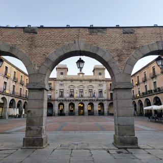 Ávila al completo con Santa Teresa Gourmet: visita monumental, taller de yemas y cata de vinos locales 13