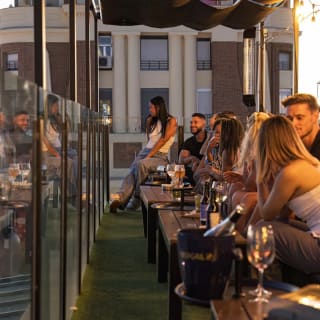 DJ & Sunset en Ella Sky Bar. Plan Premium. 5