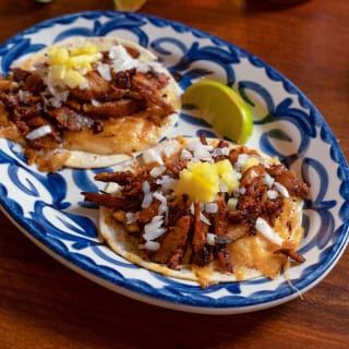 Menú mexicano con tacos en La Chingona Aravaca 2