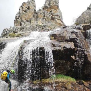 Madrid: Paseo de Barranquismo - Aventura Acuática con Guía Experto 2