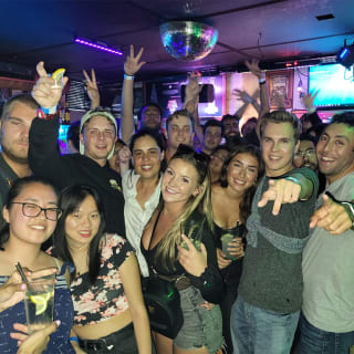 MADRID PUB CRAWL: FREE SHOTS, VIP CLUB ENTRY & PARTY GUIDE 3