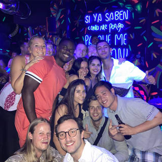 MADRID PUB CRAWL: FREE SHOTS, VIP CLUB ENTRY & PARTY GUIDE 4