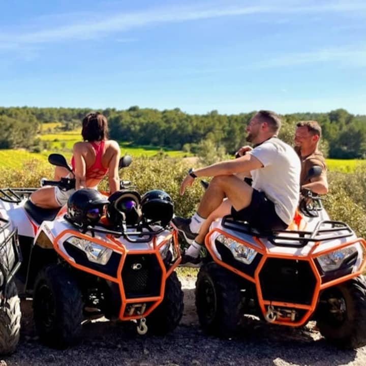 Mallorca: Excursión guiada en quad + snorkel + salto de acantilados