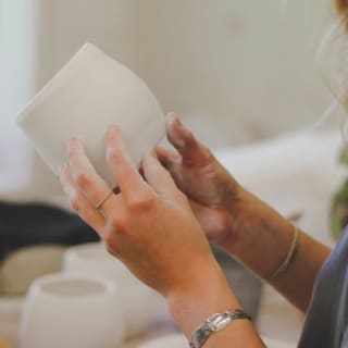 Taller de cerámica y vinos en Mil vueltas studio 1