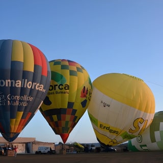 Romantic Sunrise Balloon Tour in Majorca 10
