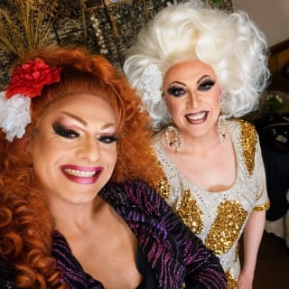 Cena buffet con barra libre de bebidas y espectáculo Drag 5