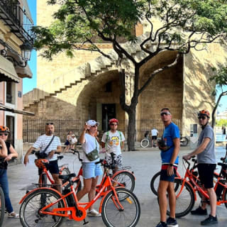 Valencia: Visita guiada en bicicleta eléctrica para grupos pequeños 1