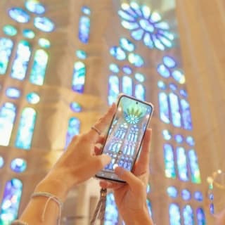 Sagrada Familia: Entrada sin colas + visita guiada + acceso a las torres 5