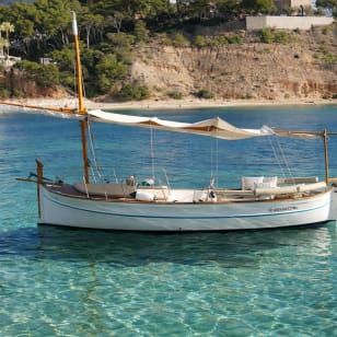 Excursiones privadas en Mallorca en llaut eléctrico