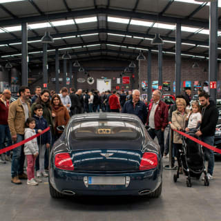 Visitas guiadas al showroom de coches Retromobile 9