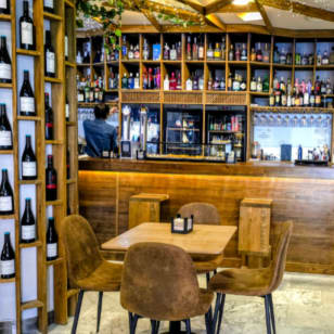 Degustación de 3 copas de vino + 3 tapas
