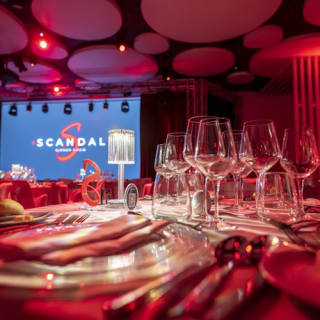 Costa Adeje: Cena-espectáculo Escándalo 1